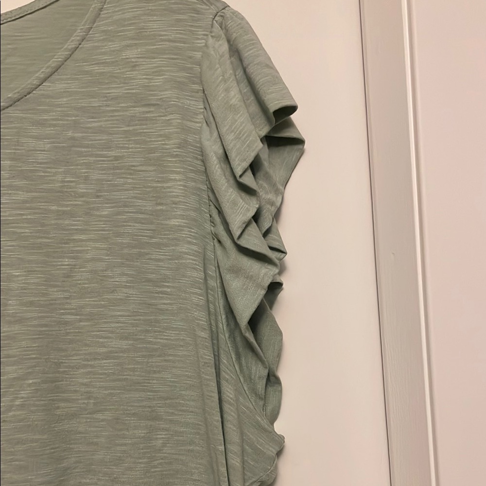 Gilli Green Ruffled Relaxed Tee - Picture 4 of 5